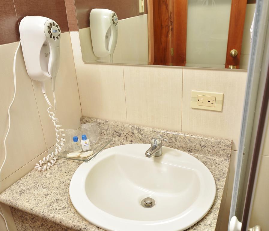 Hostal Gampala Alausi Ruang foto