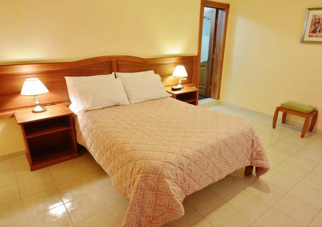 Hostal Gampala Alausi Ruang foto