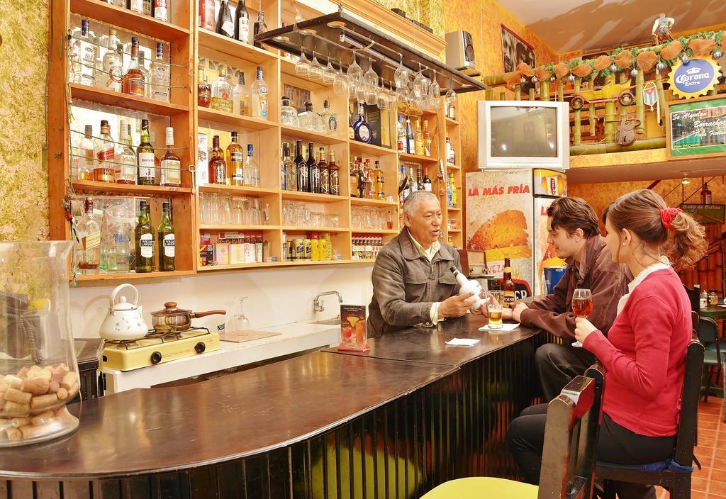 Hostal Gampala Alausi Bagian luar foto
