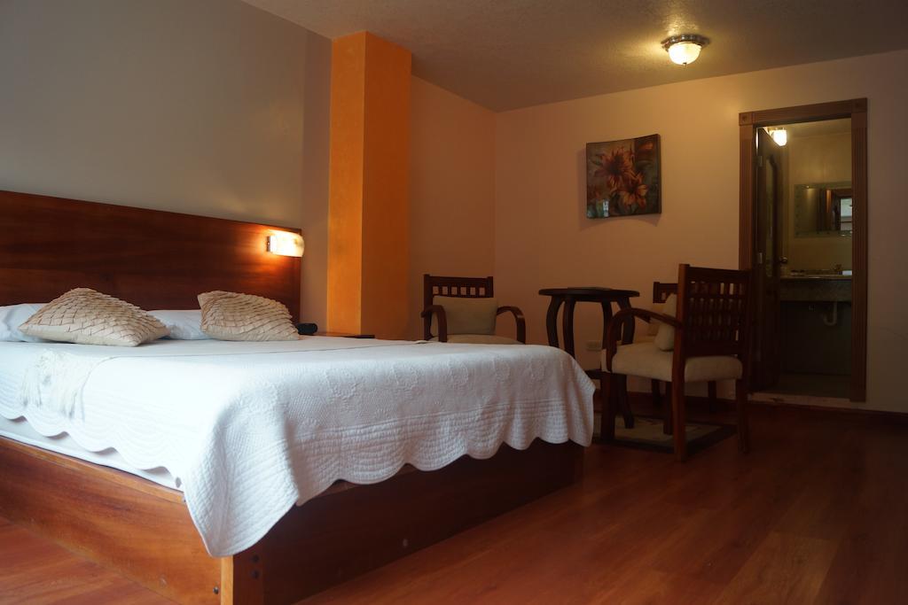 Hostal Gampala Alausi Ruang foto